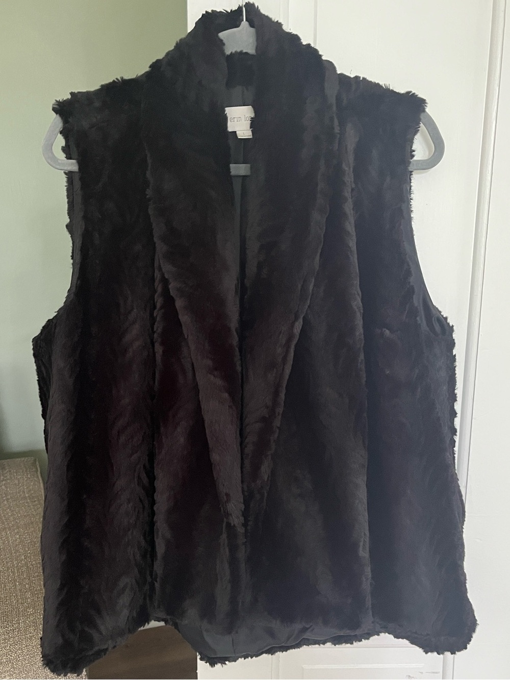 Erin London black faux fur vest size Large